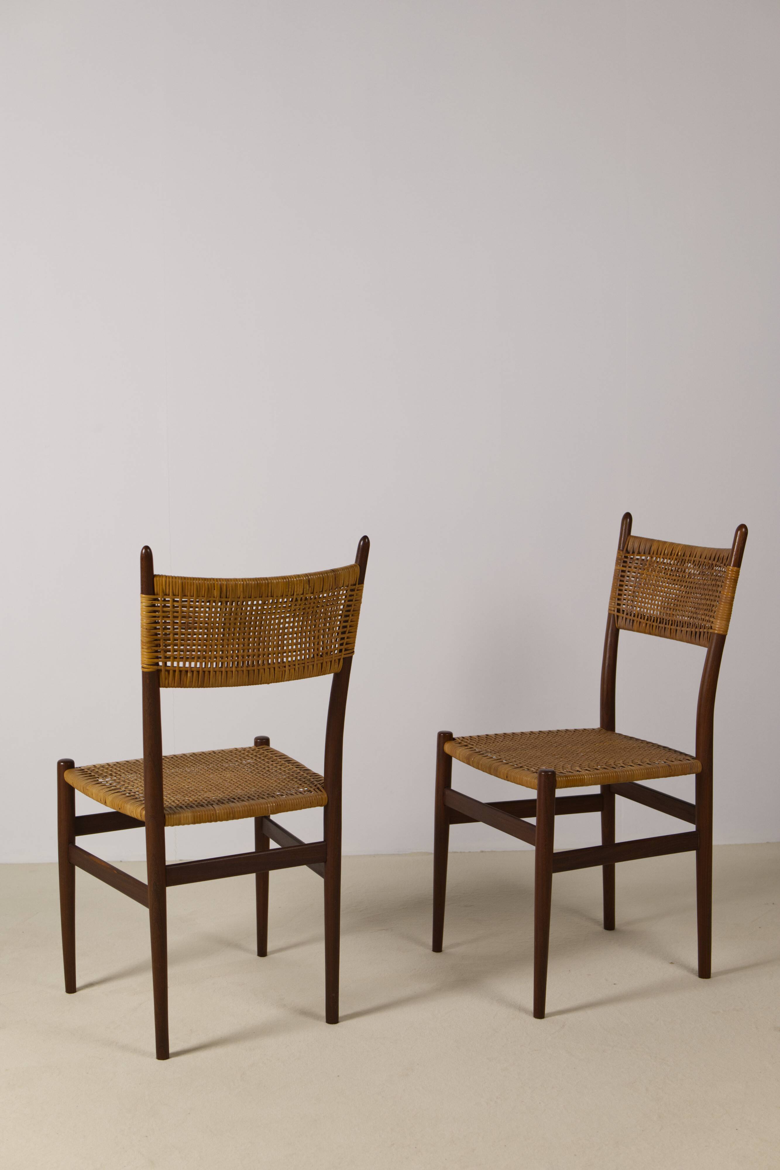 Ensemble de 4 chaises de salle à manger italiennes en teck et rotin