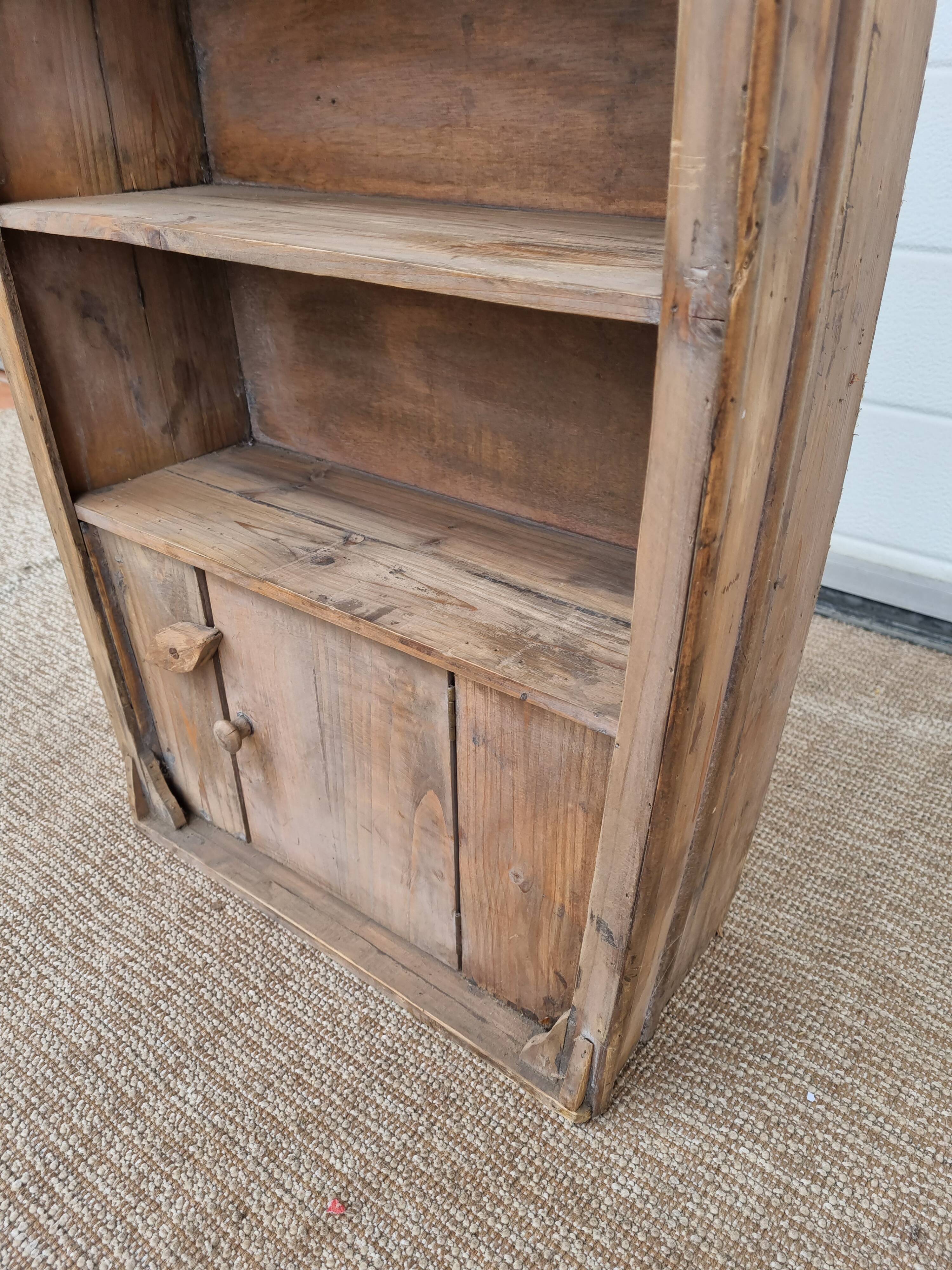 Barque-shaped wall shelf 40s