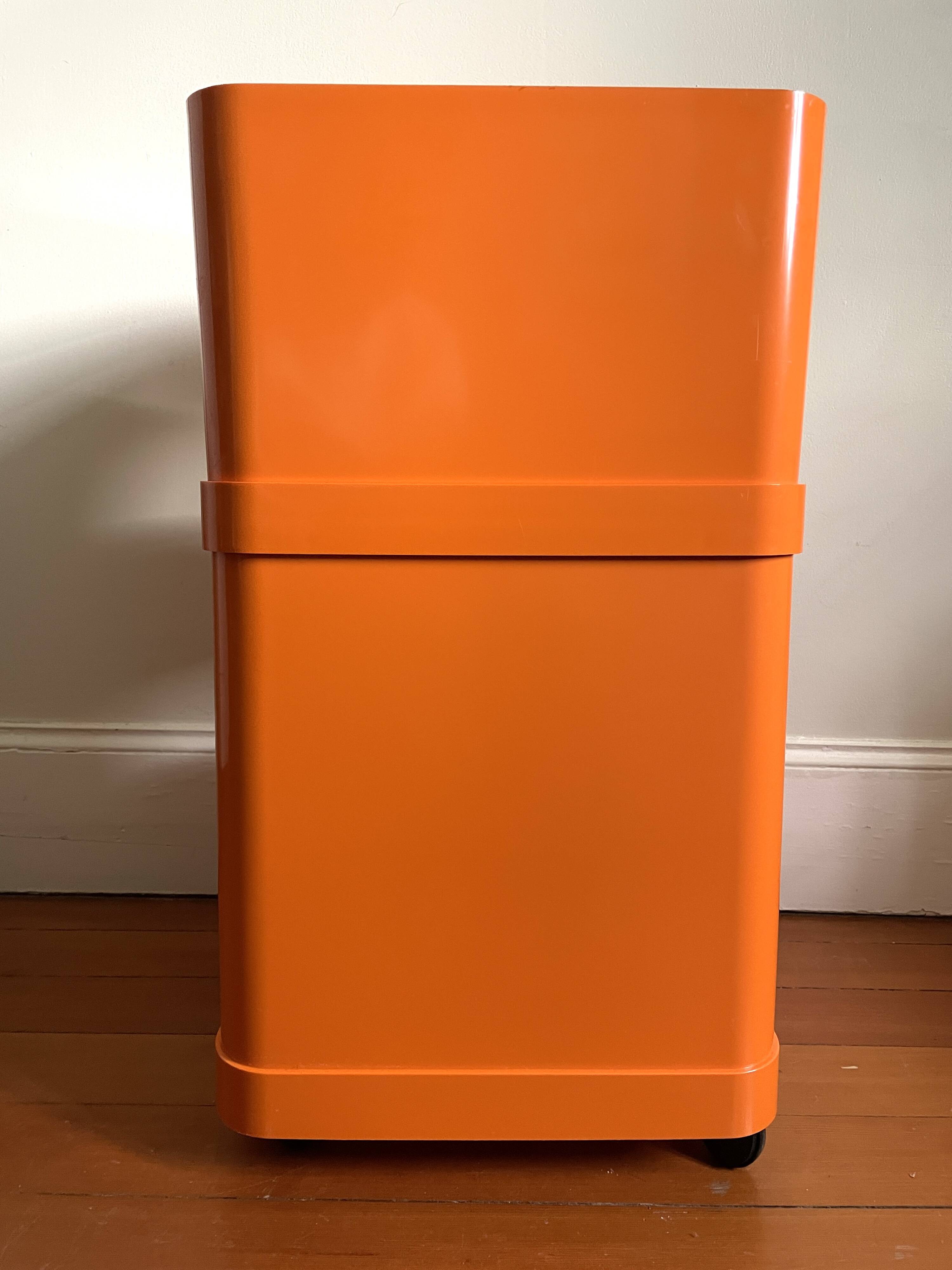 Flair orange furniture on casters for prisunic 1970