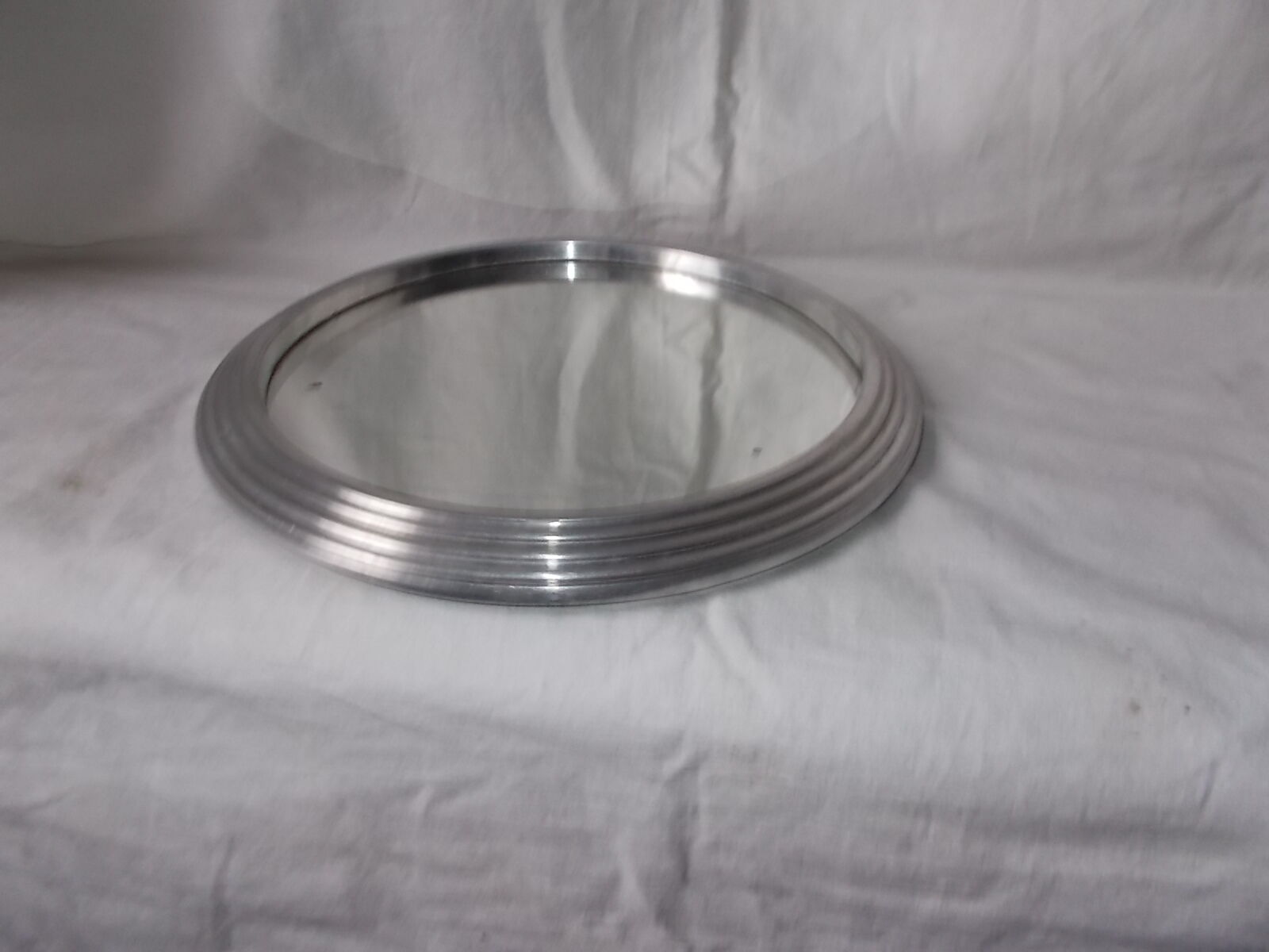 Vintage round mirror plateau