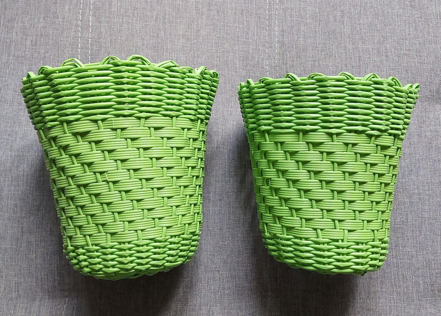 Pair of scoubidou pot covers