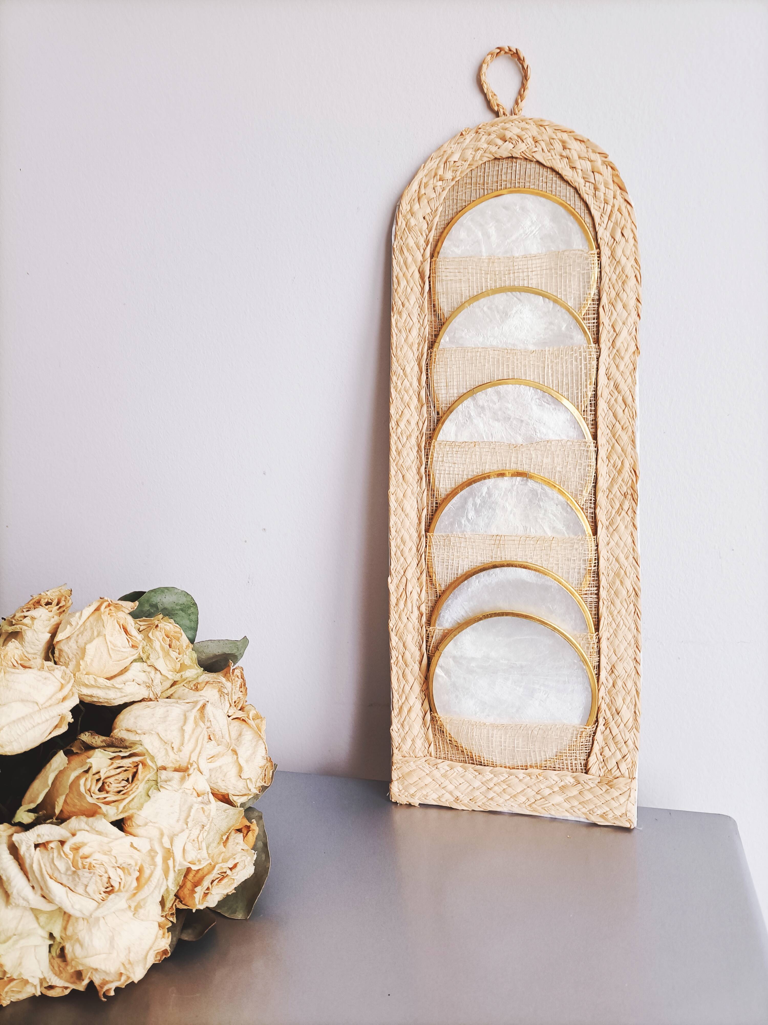 Mother-of-pearl coaster its support