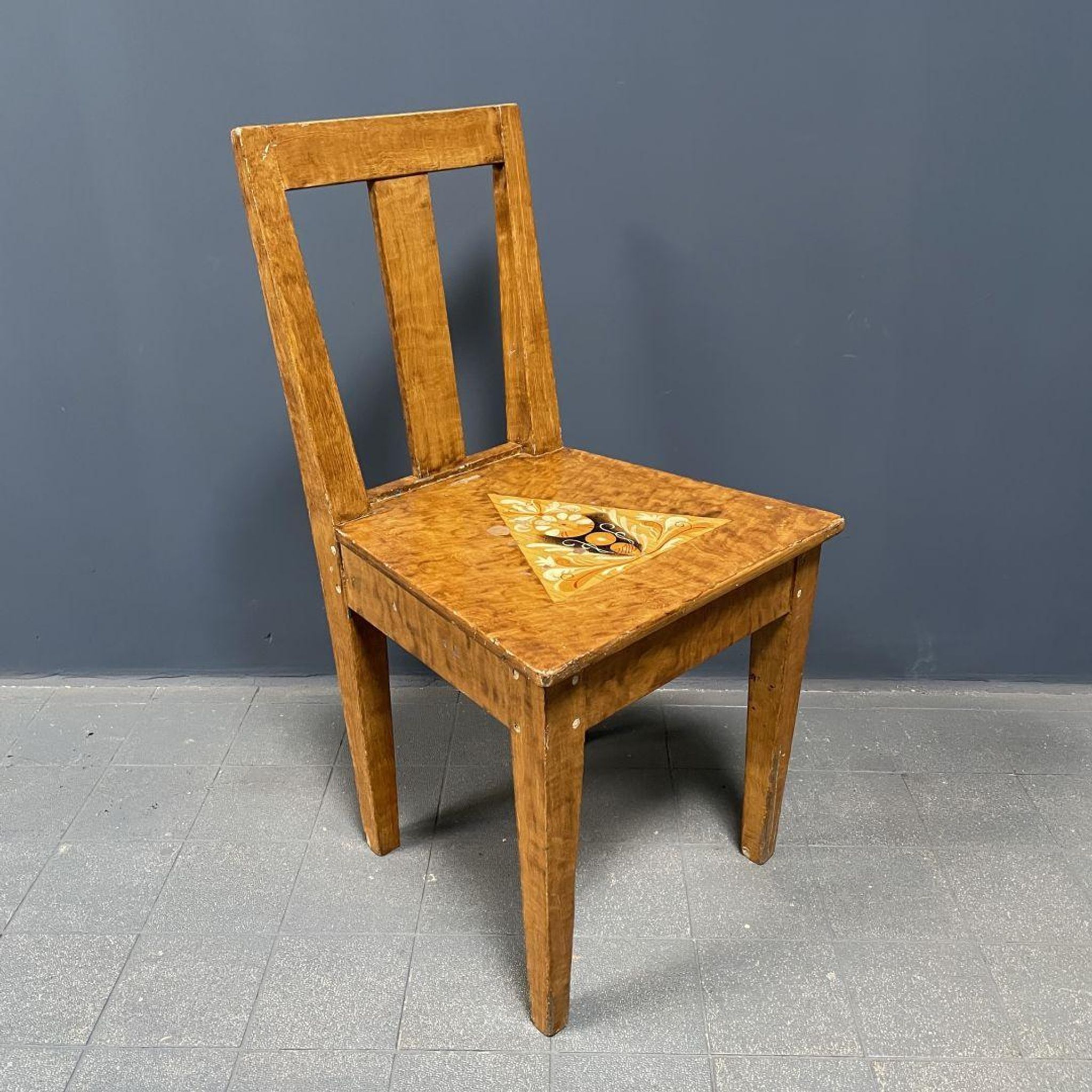 Set of 2 painted Swedish chairs