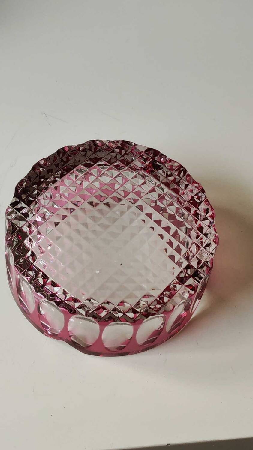 Large Val St-Lambert Ashtray/Vacuum Bin. Cranberry. Oval/Cross-hatched Patterns. Diam 15.5 cm