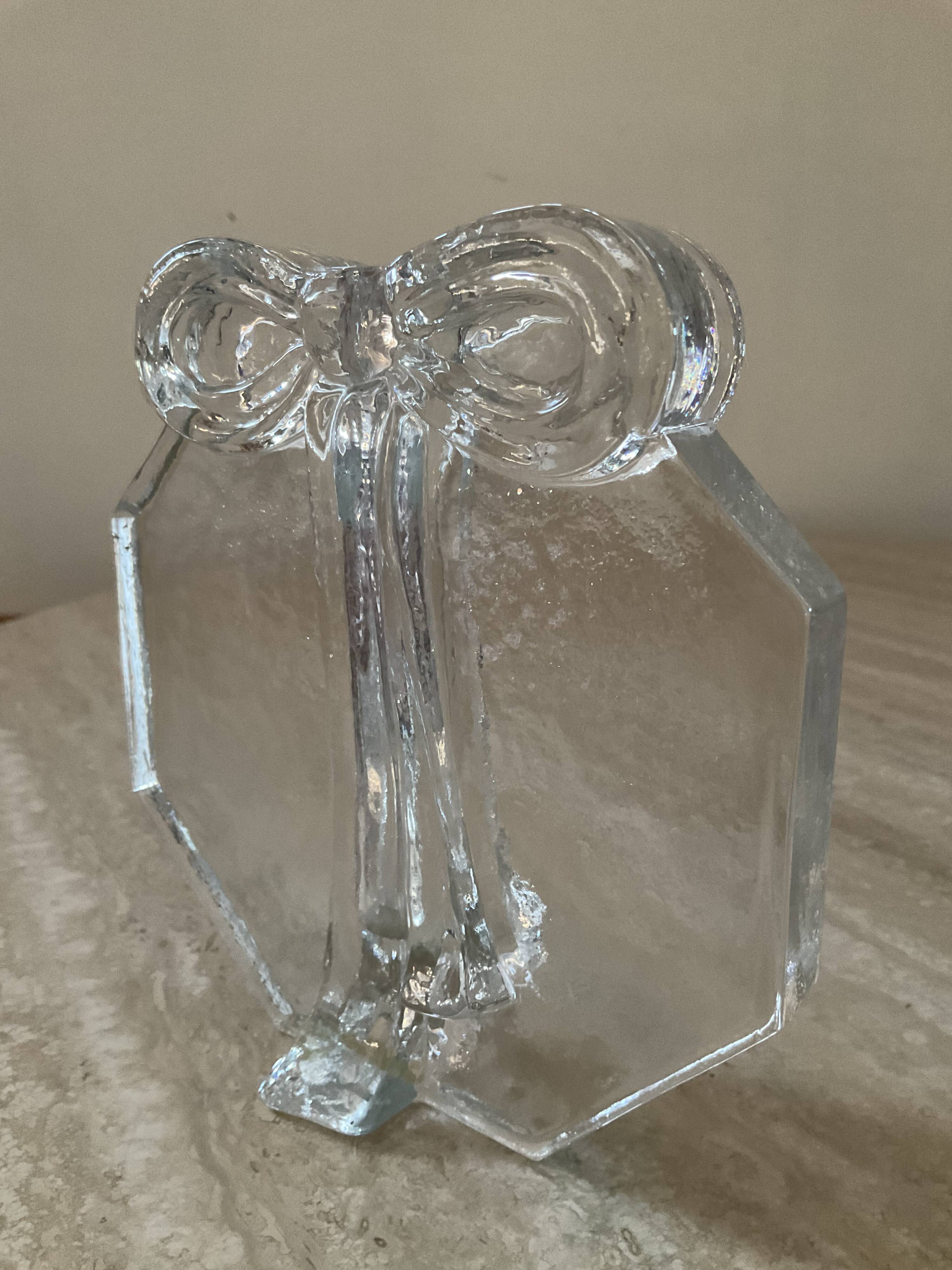 Vintage soliflore vase in molded/pressed glass paste