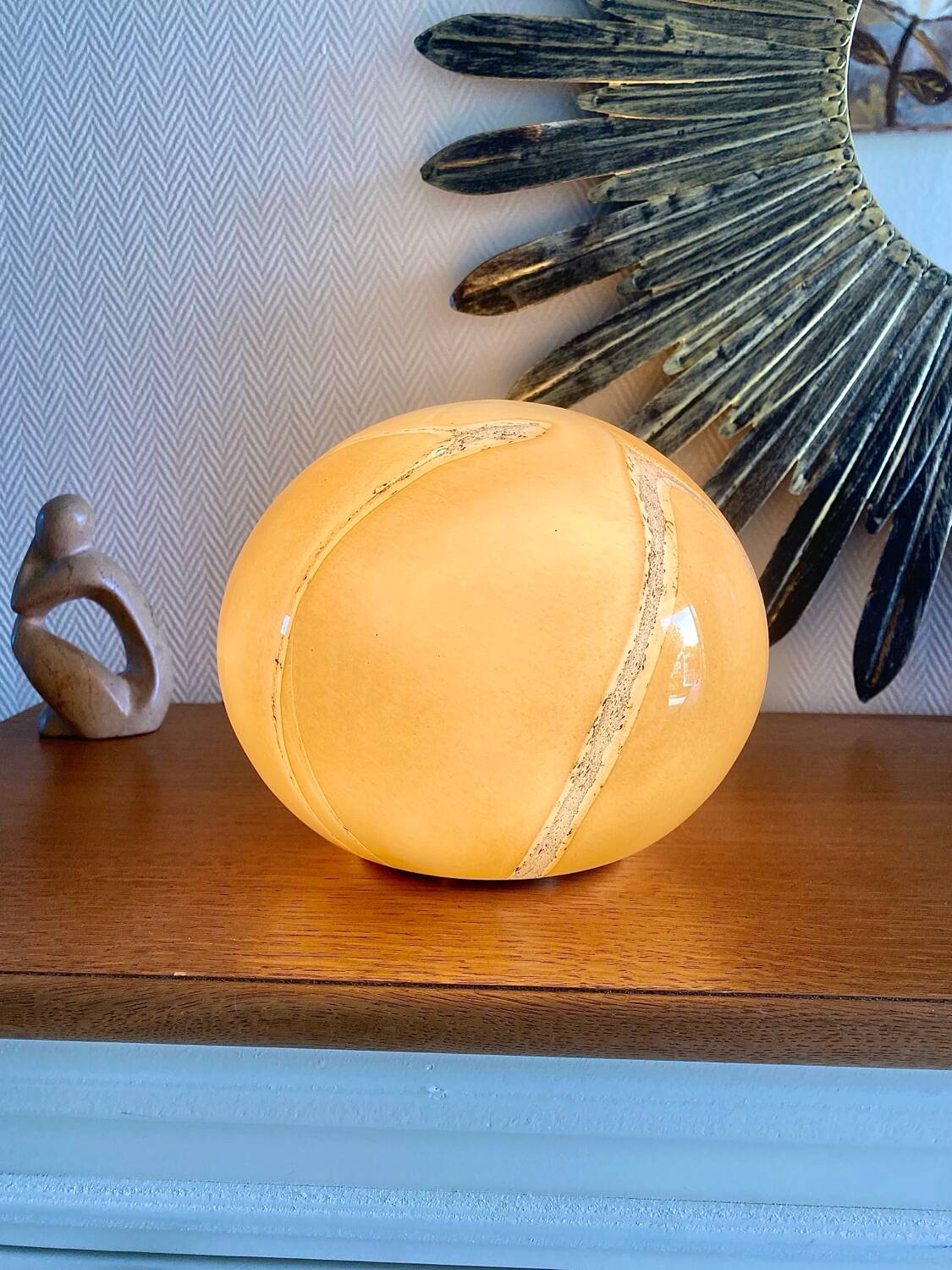 Vintage globe lamp signed Vianne