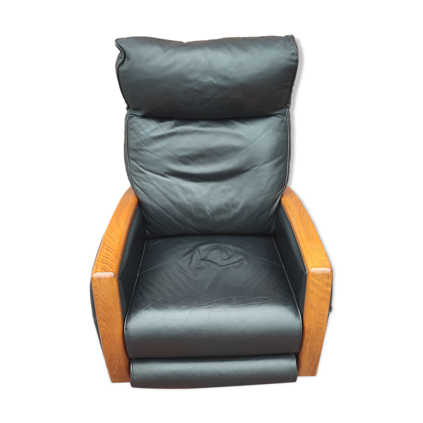 Luxury lusch vintage leather armchair