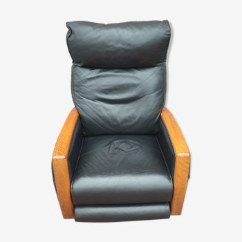 Luxury lusch vintage leather armchair