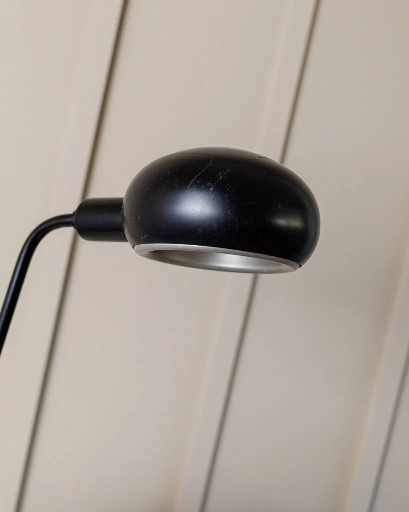 Black metal adjustable desk lamp, postmodern Memphis style, Italian 1980s design, swivel head