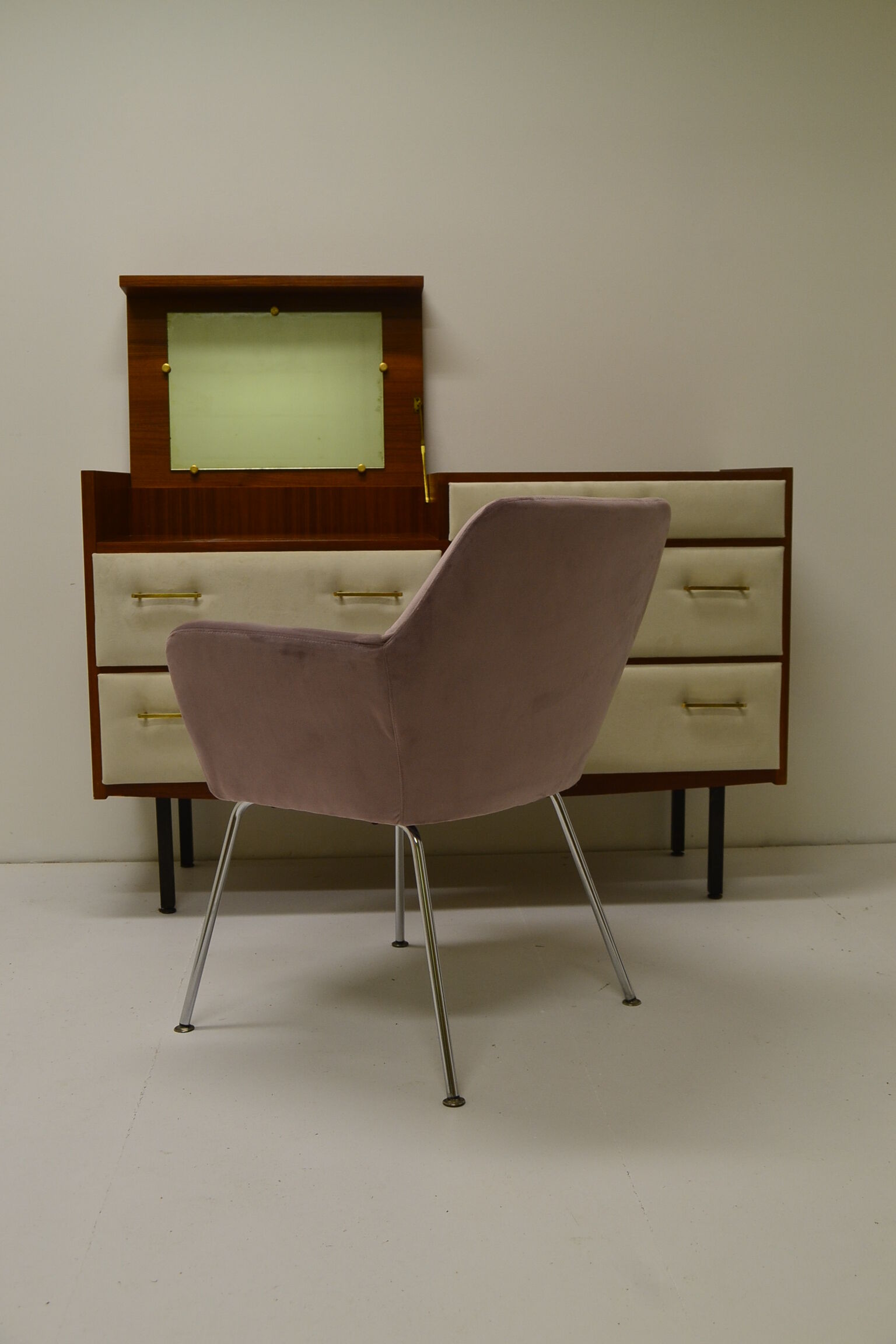 Small row of Roger Landault