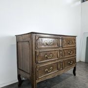 Commode provinciale du XVIIIème en chêne