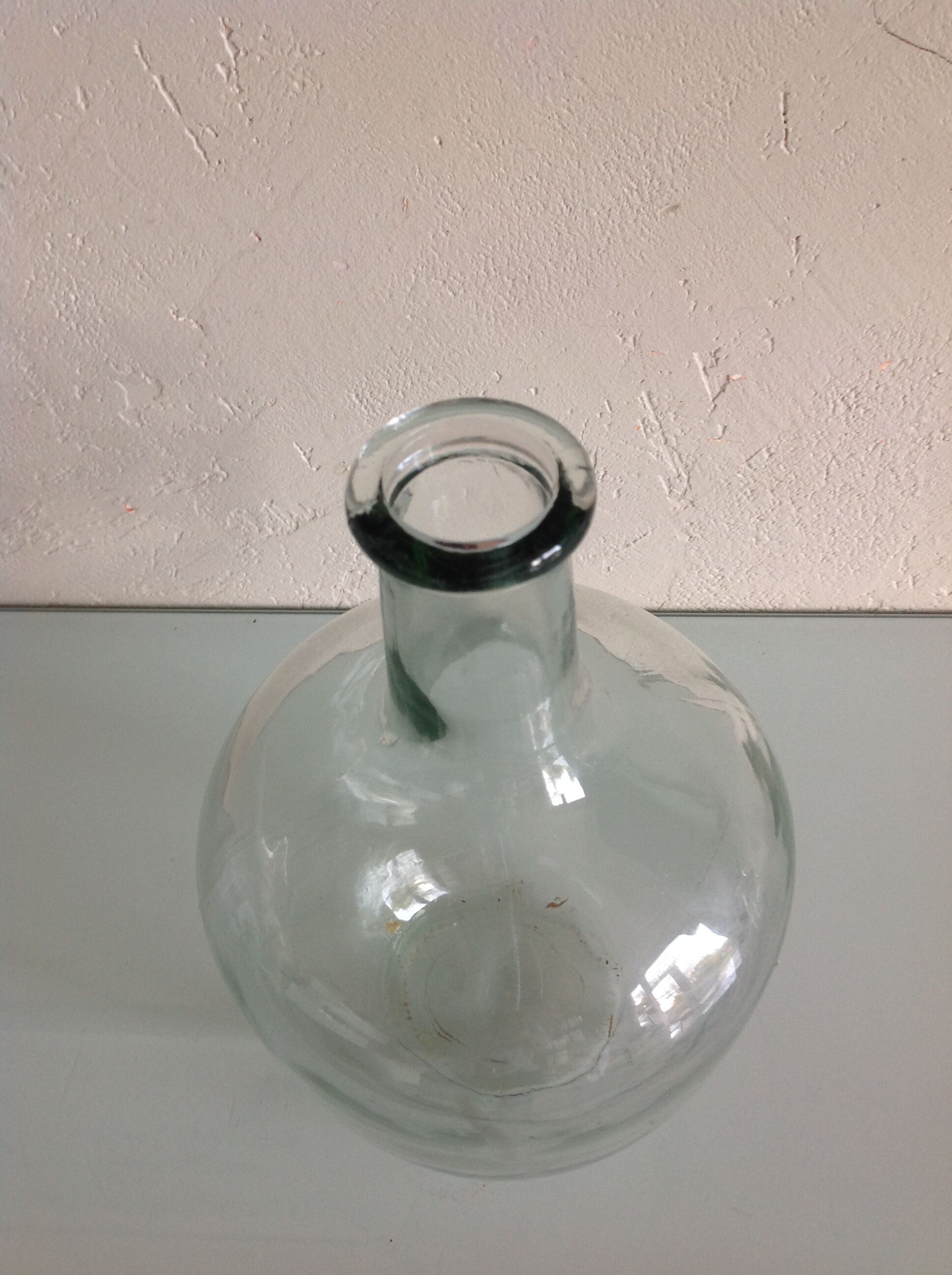 Transparent demijohn