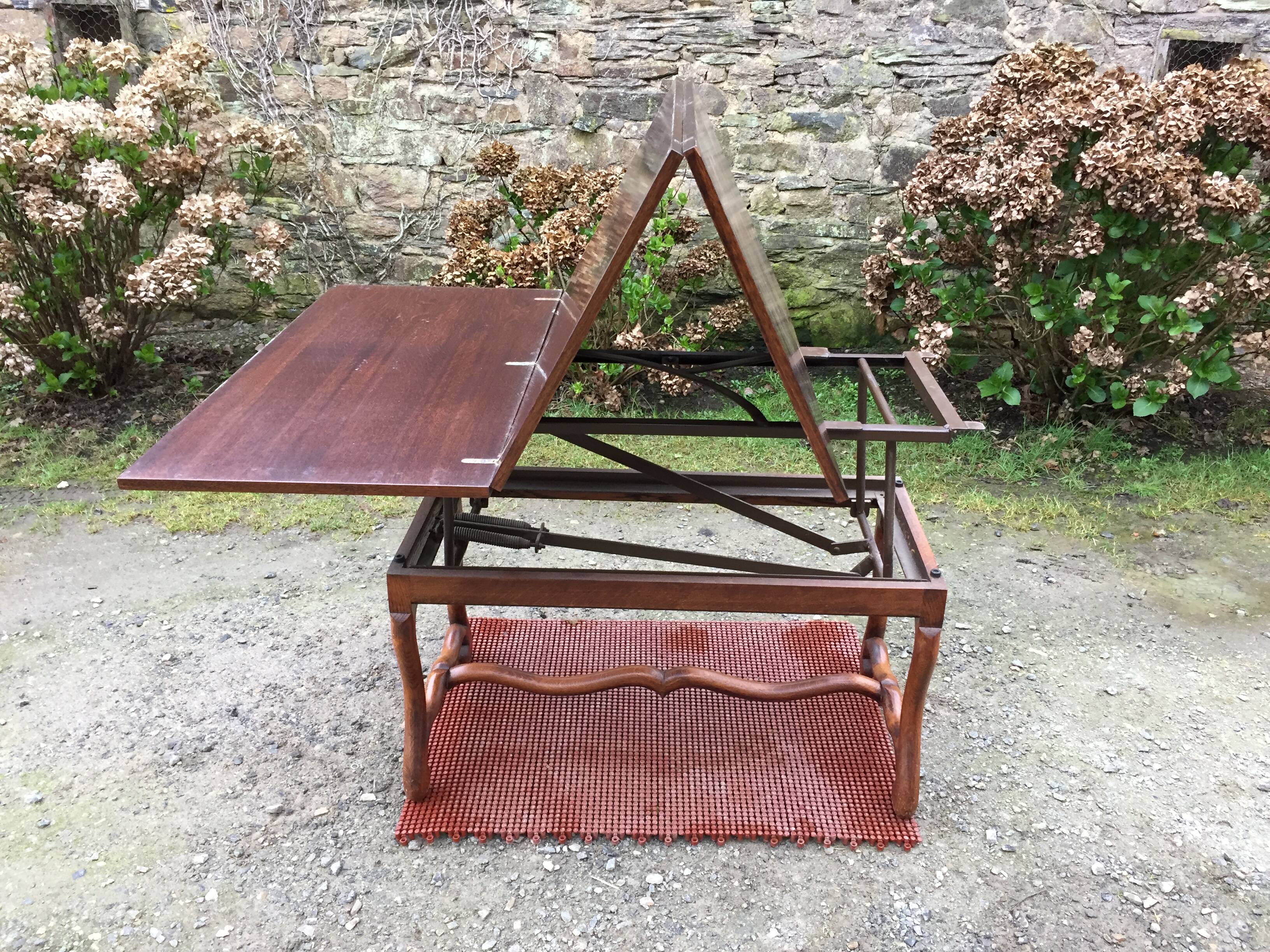 Modular vintage oak coffee table with Albert Ducrot's magical system