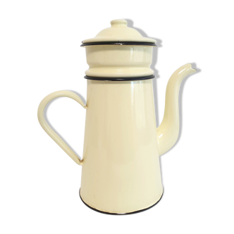 Yellow enamelled sheet metal coffee maker