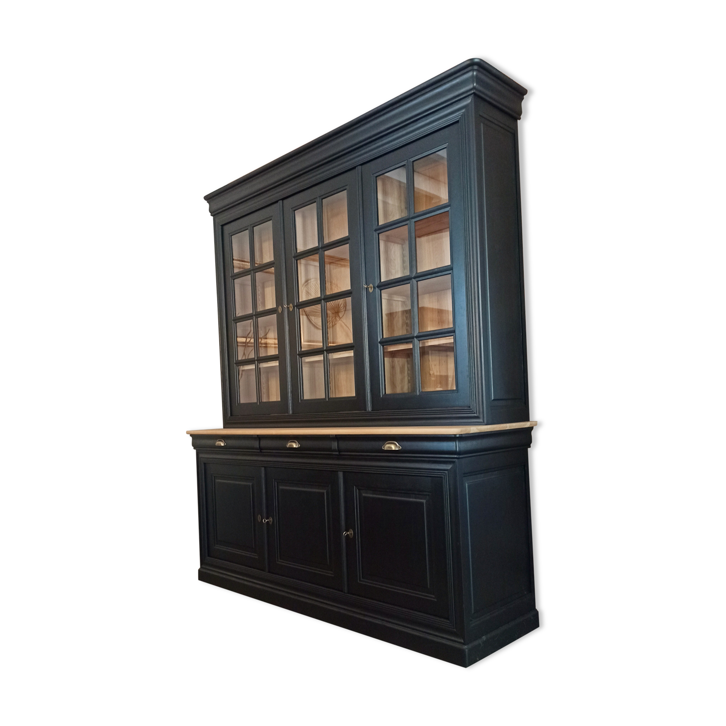 Black and wood bookcase