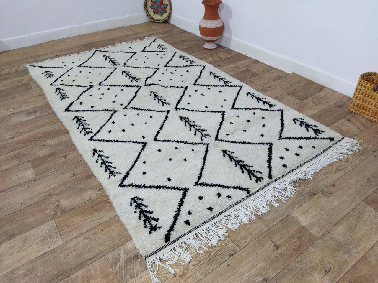 Handmade wool Berber rug 155 x 150 cm