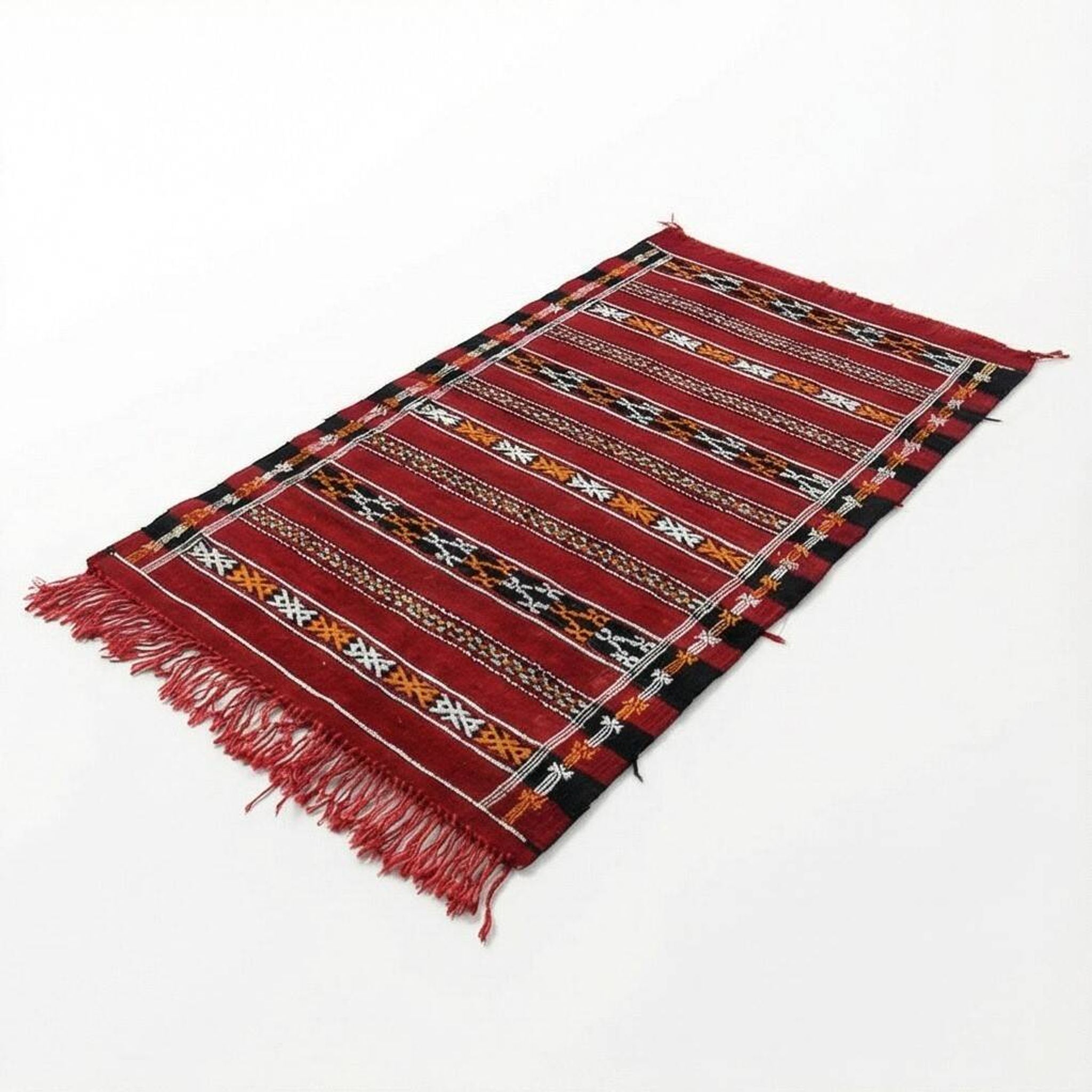 Tapis kilim ethnique rouge, Maroc