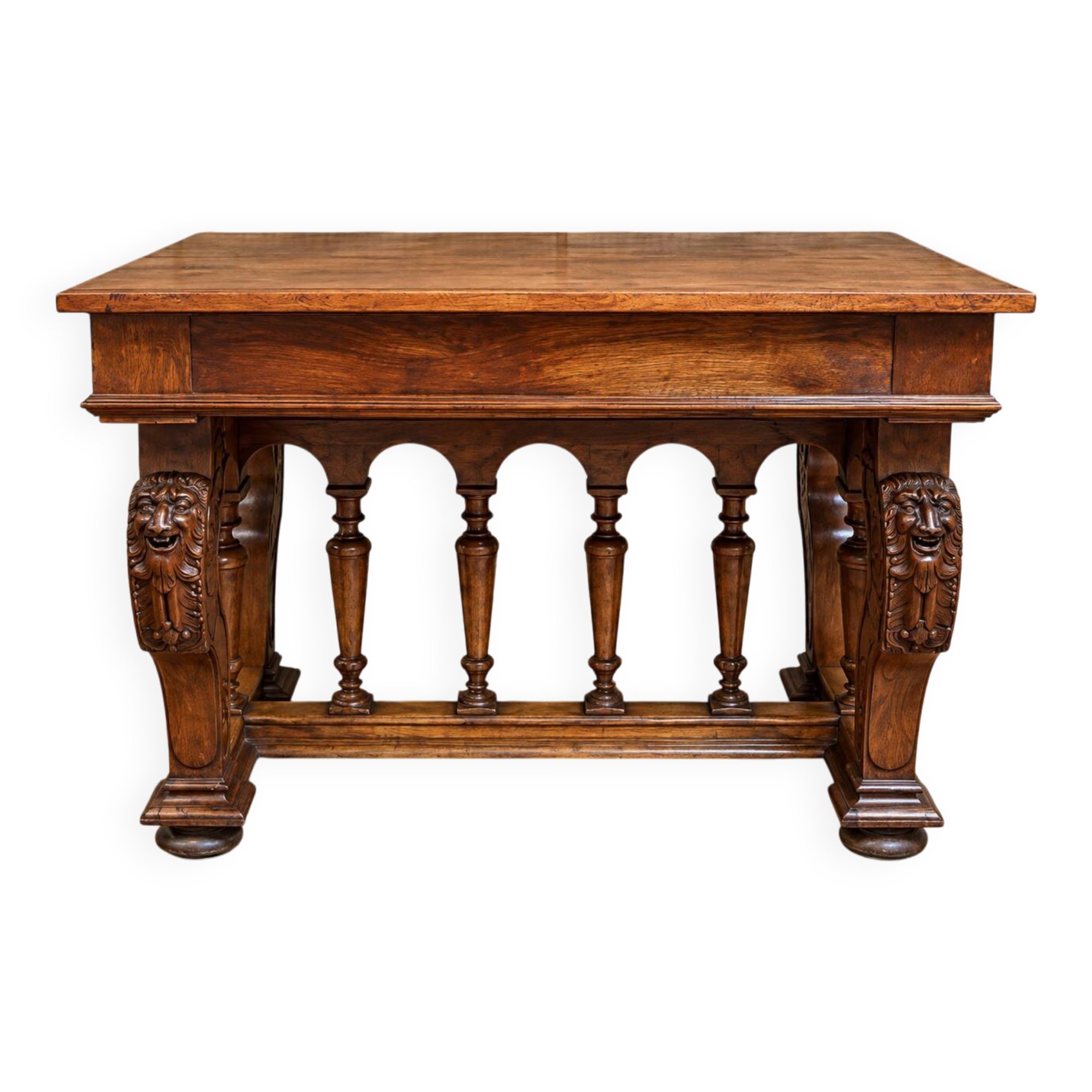 Table de milieu en noyer sculpté – Style Néo-Renaissance – XIXe siècle