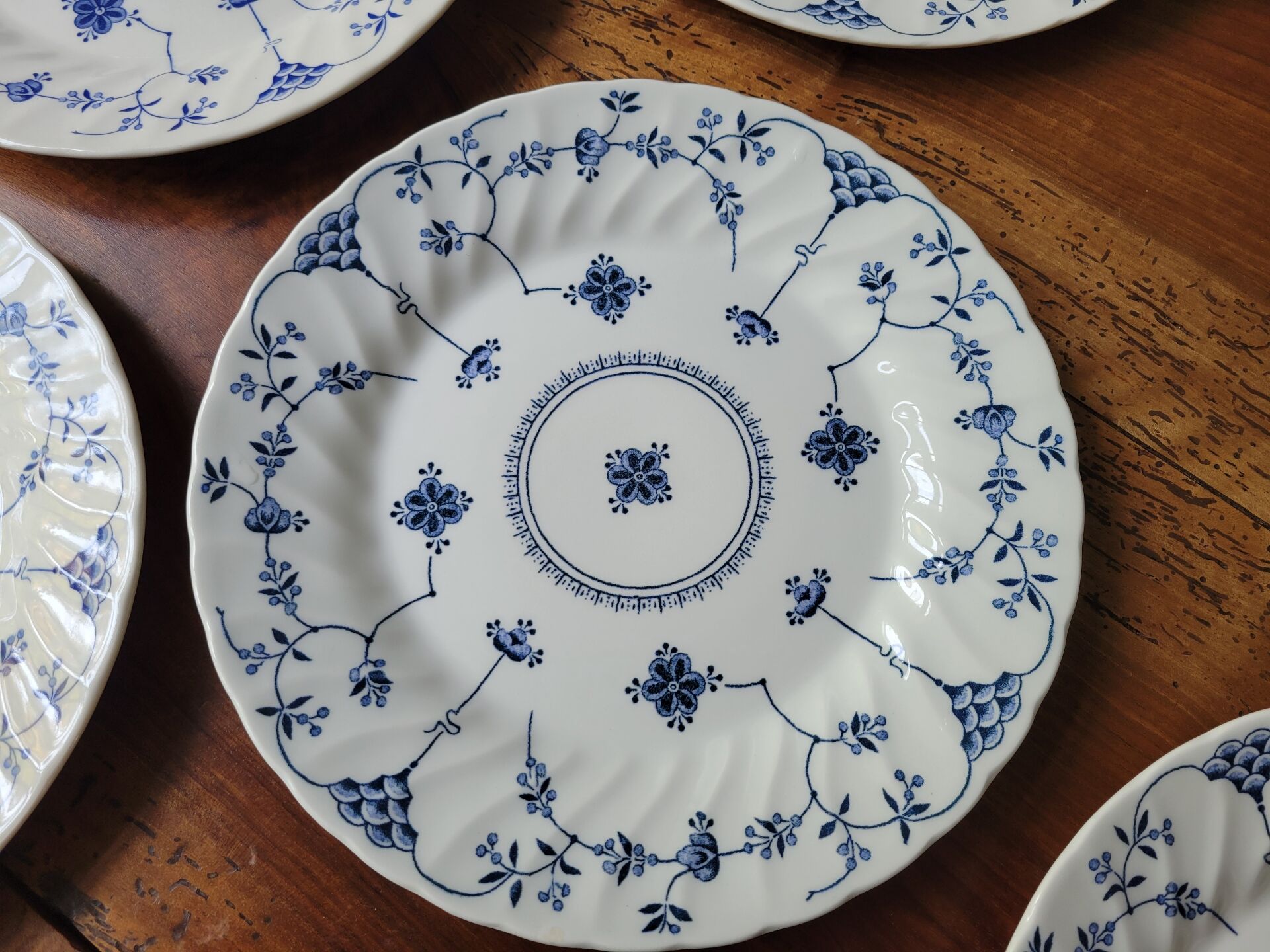 6 assiettes plates Queen's England vers 1970