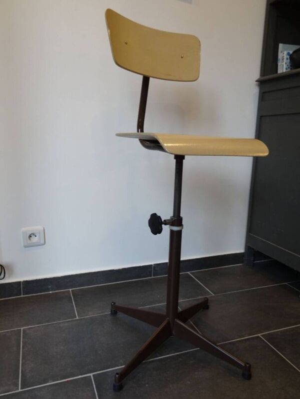 Chaise d atelier