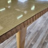 Table à manger des années 1950 en érable avec bord travaillé