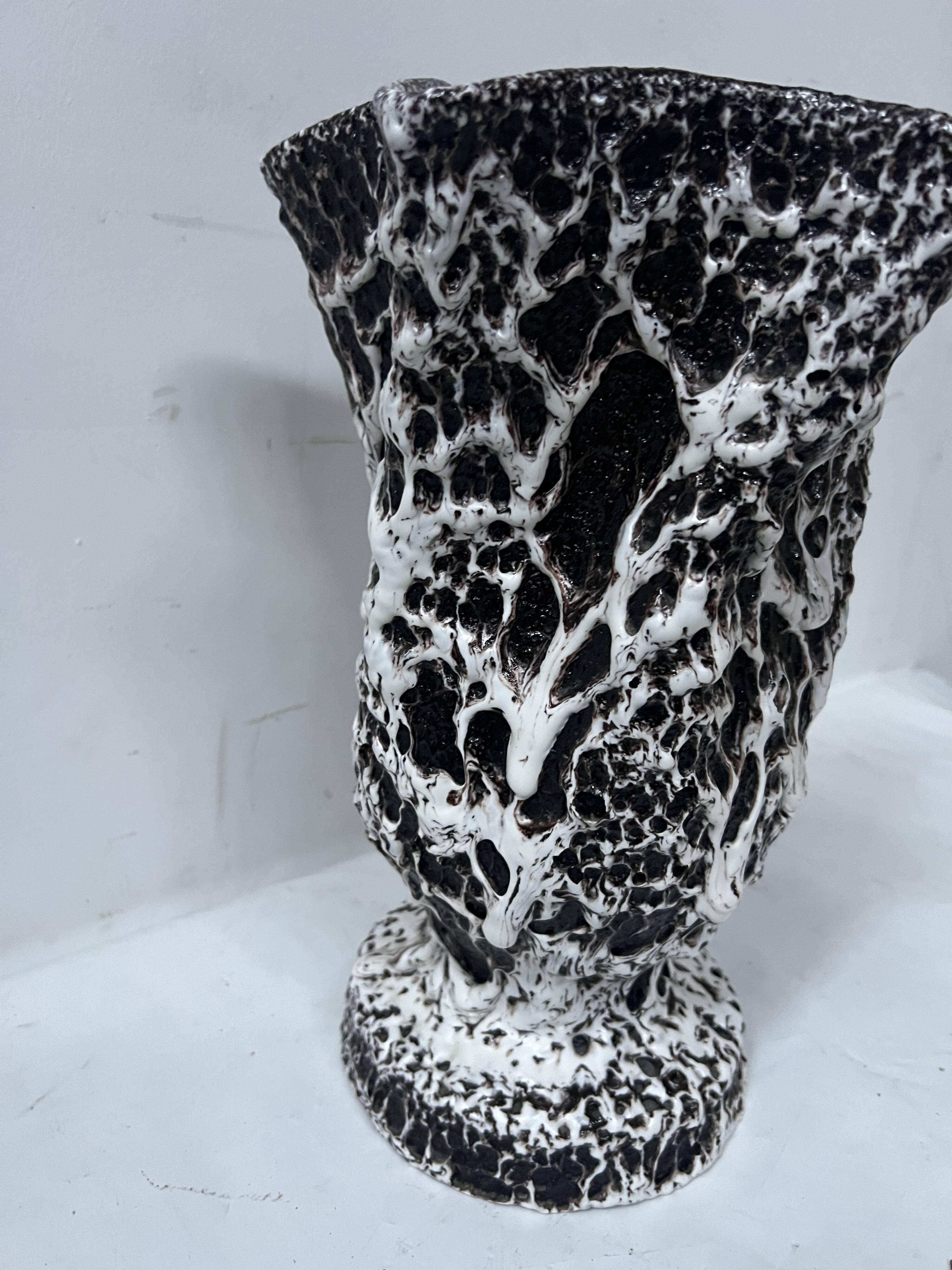 "Marius GIUGE Vallauris" Vase on pedestal with lava decoration 20th century