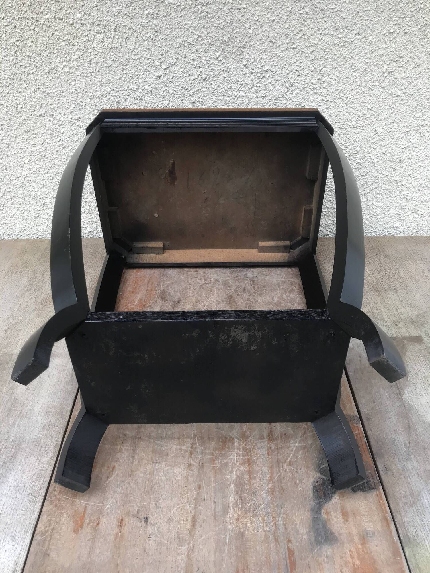 Art deco side table