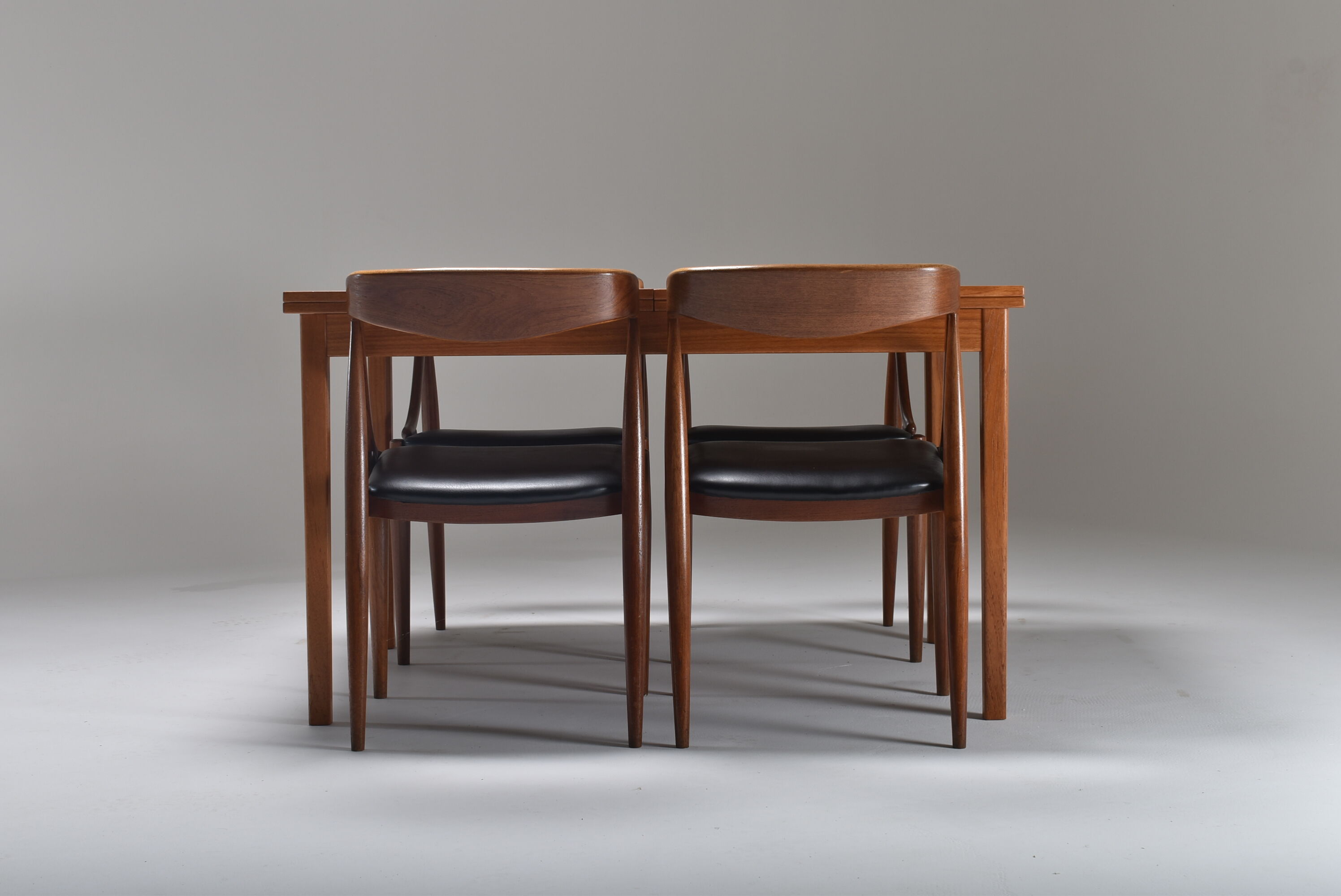 Scandinavian table Teck Skaraborgs