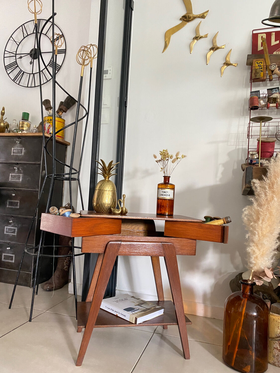 Vintage compass feet worker