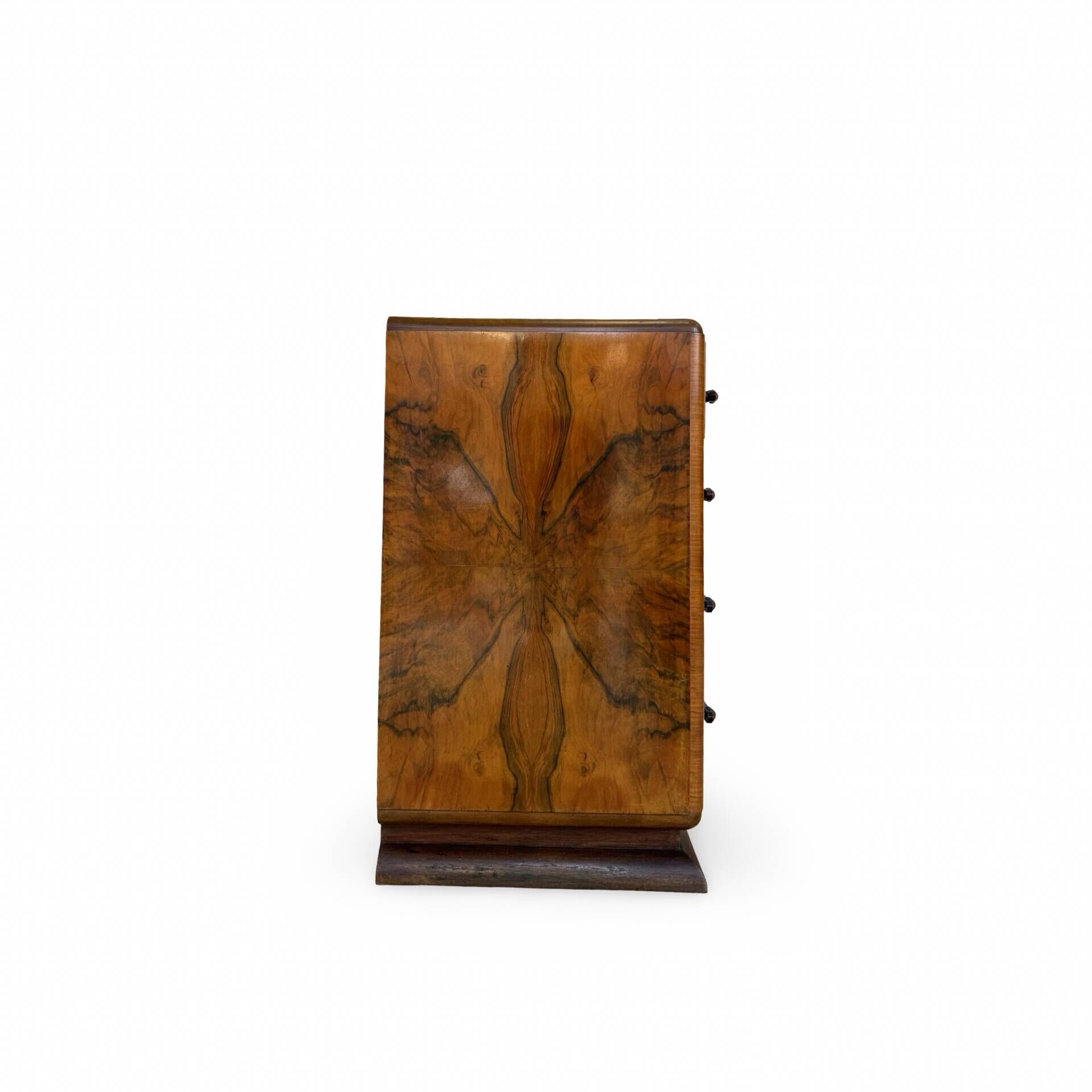 Walnut burl commode, Italian Art Deco, 1940s.