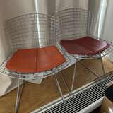 Harry BERTOIA (1915 - 1978) Suite de six chaises "420" - création 1952 Structure en maille de fil