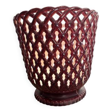 Plastic plant pot