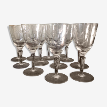 Lot de 12 verres en cristal gravés motif floral