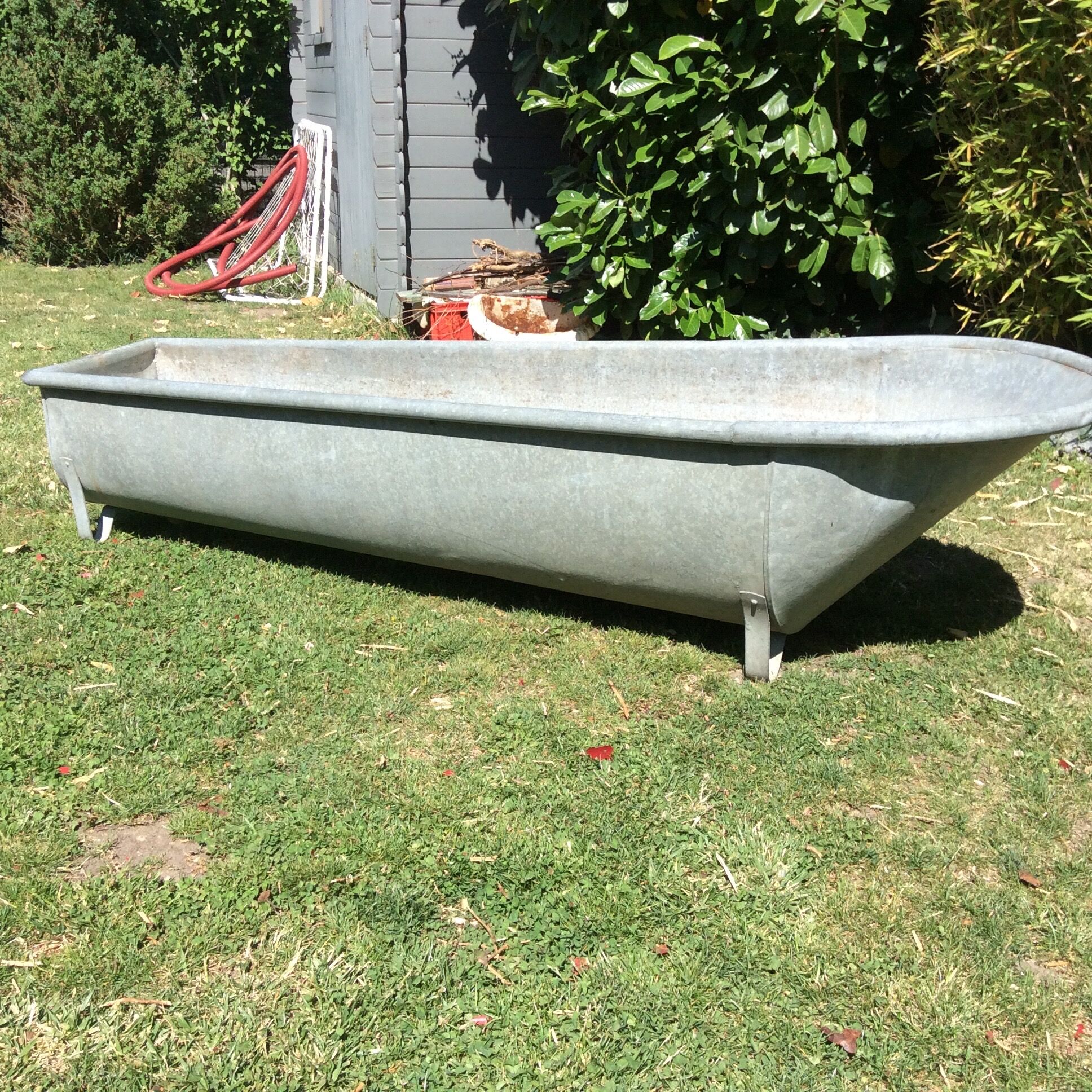 Former Vintage Galvanized Zinc Adult Bath