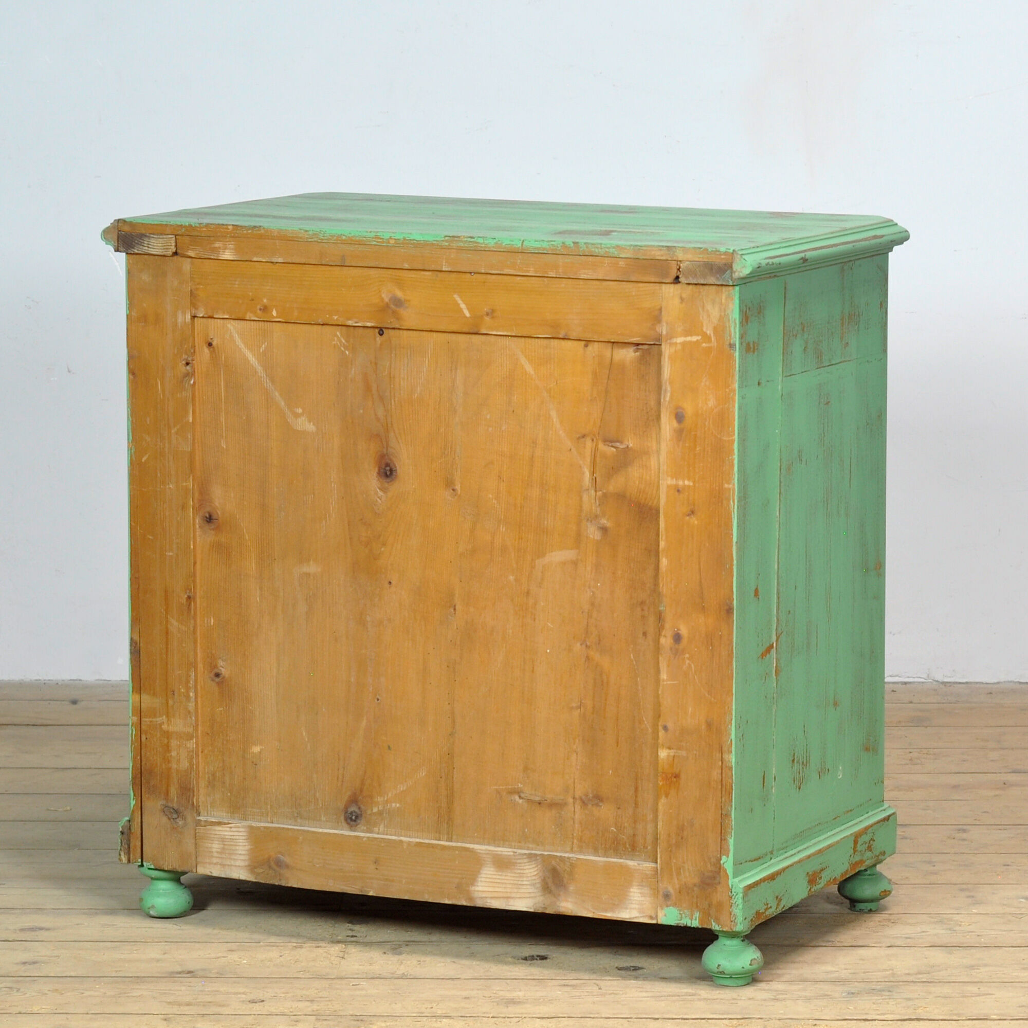 Commode en pin, vers 1910