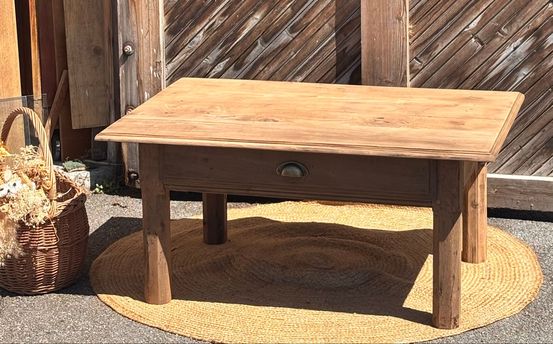 Old farmhouse coffee table in raw solid oak - 1 drawer