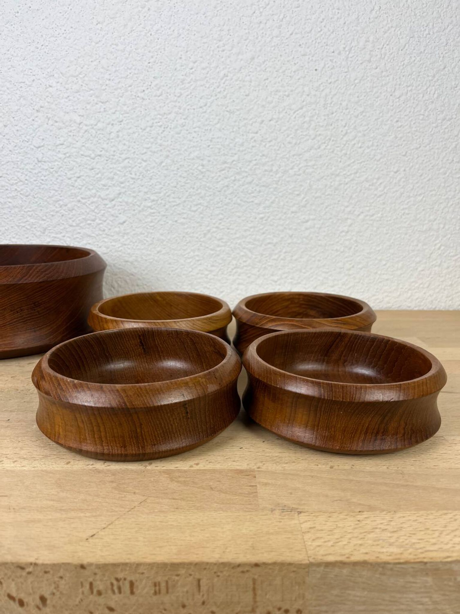Scandinavian teak bowl and 4 ramekins