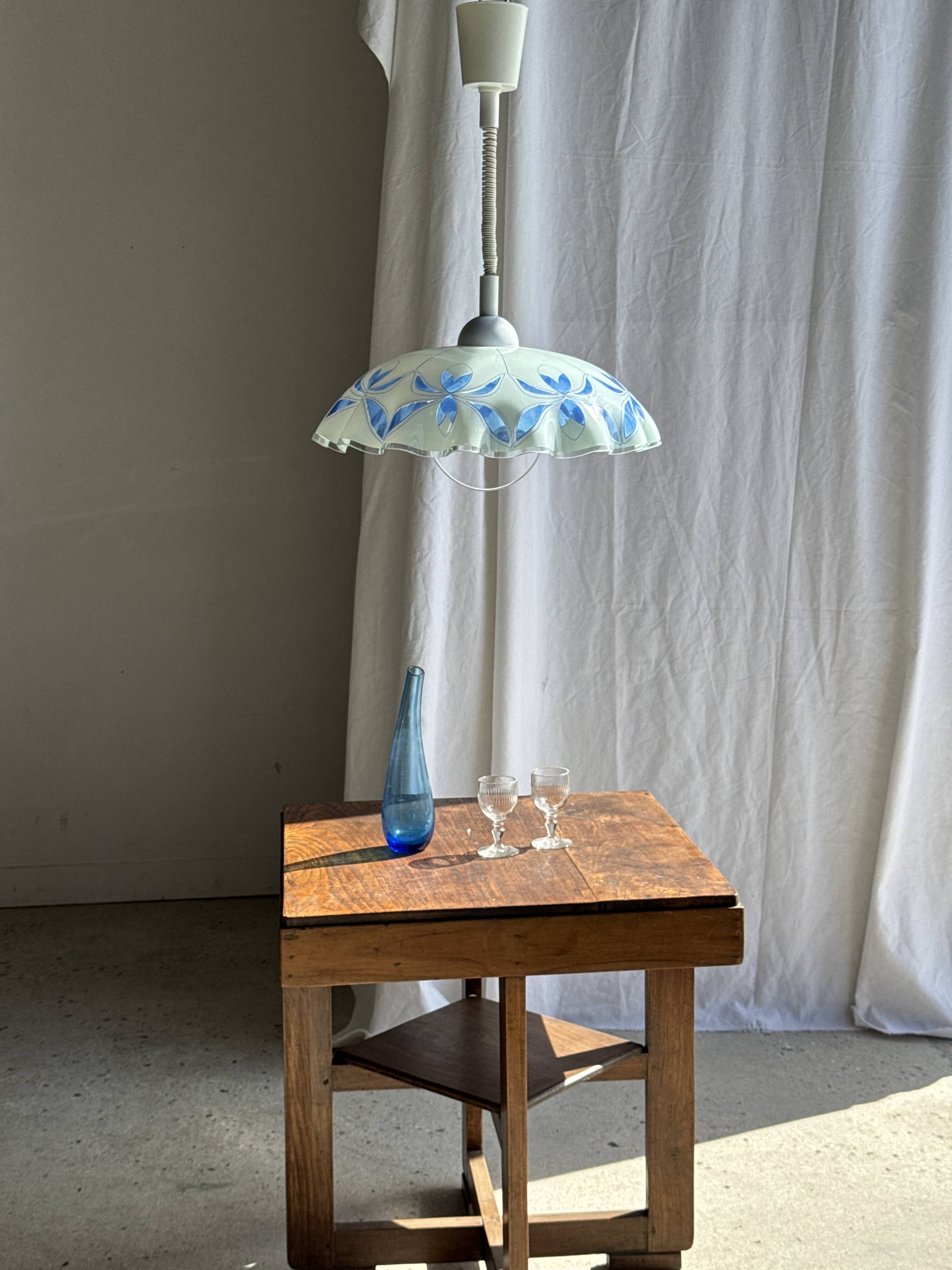 Vintage suspension in white and blue glass with wavy edge D46 H53