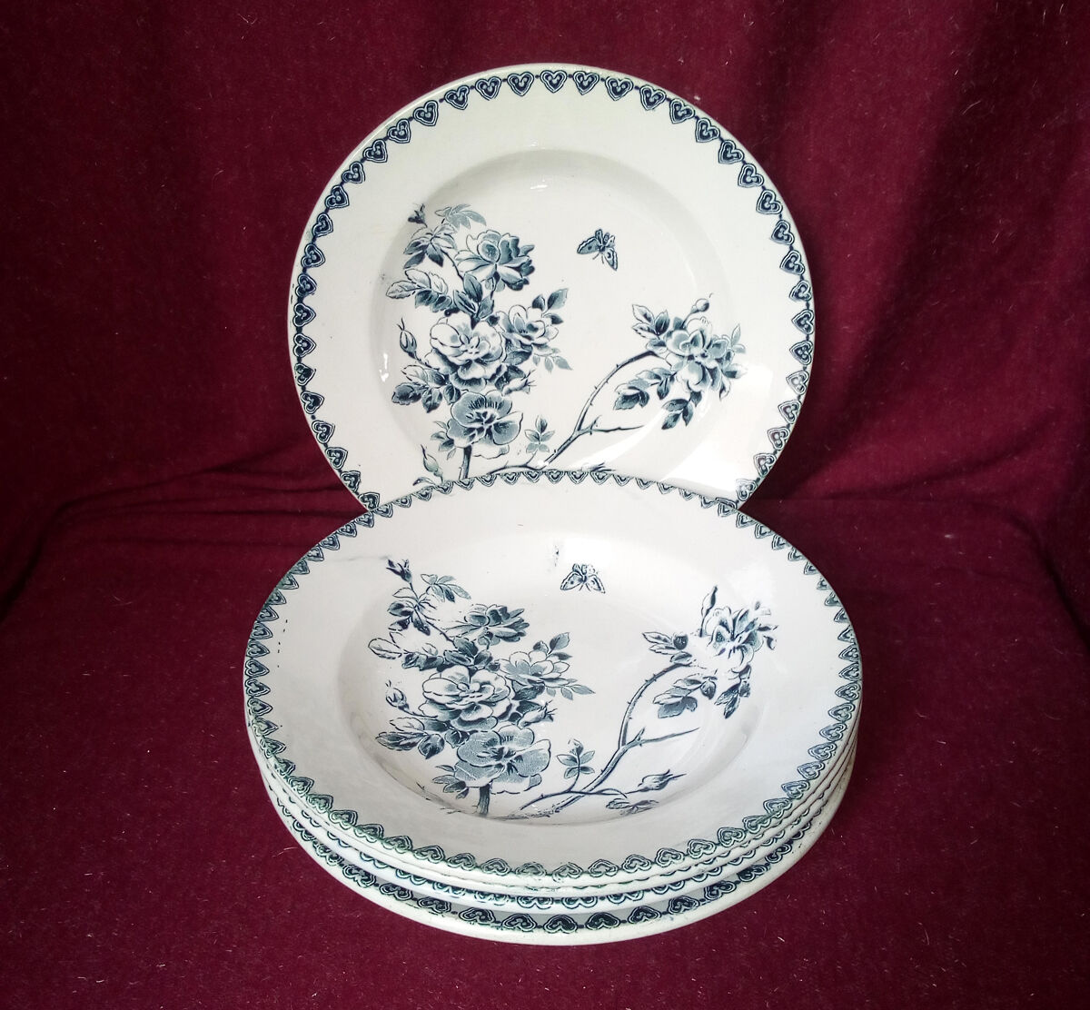 Suite of 5 plates flowers/butterfly