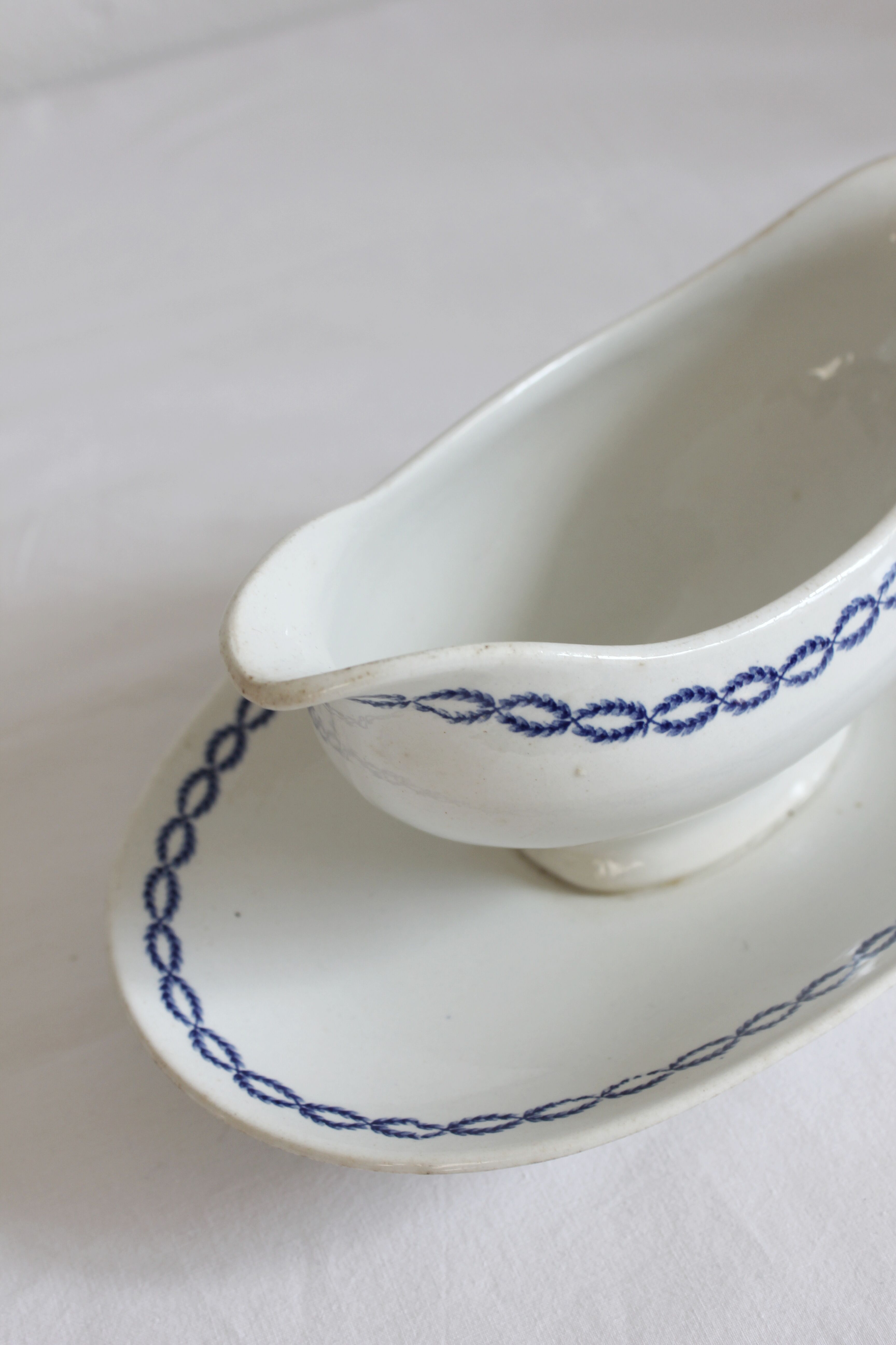 Iron earth gravy boat "Laurus" U&C Sarreguemines