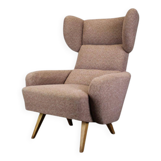 Mid-century wingback lounge chair in pink fabric, Czechoslovakia, 1970s
