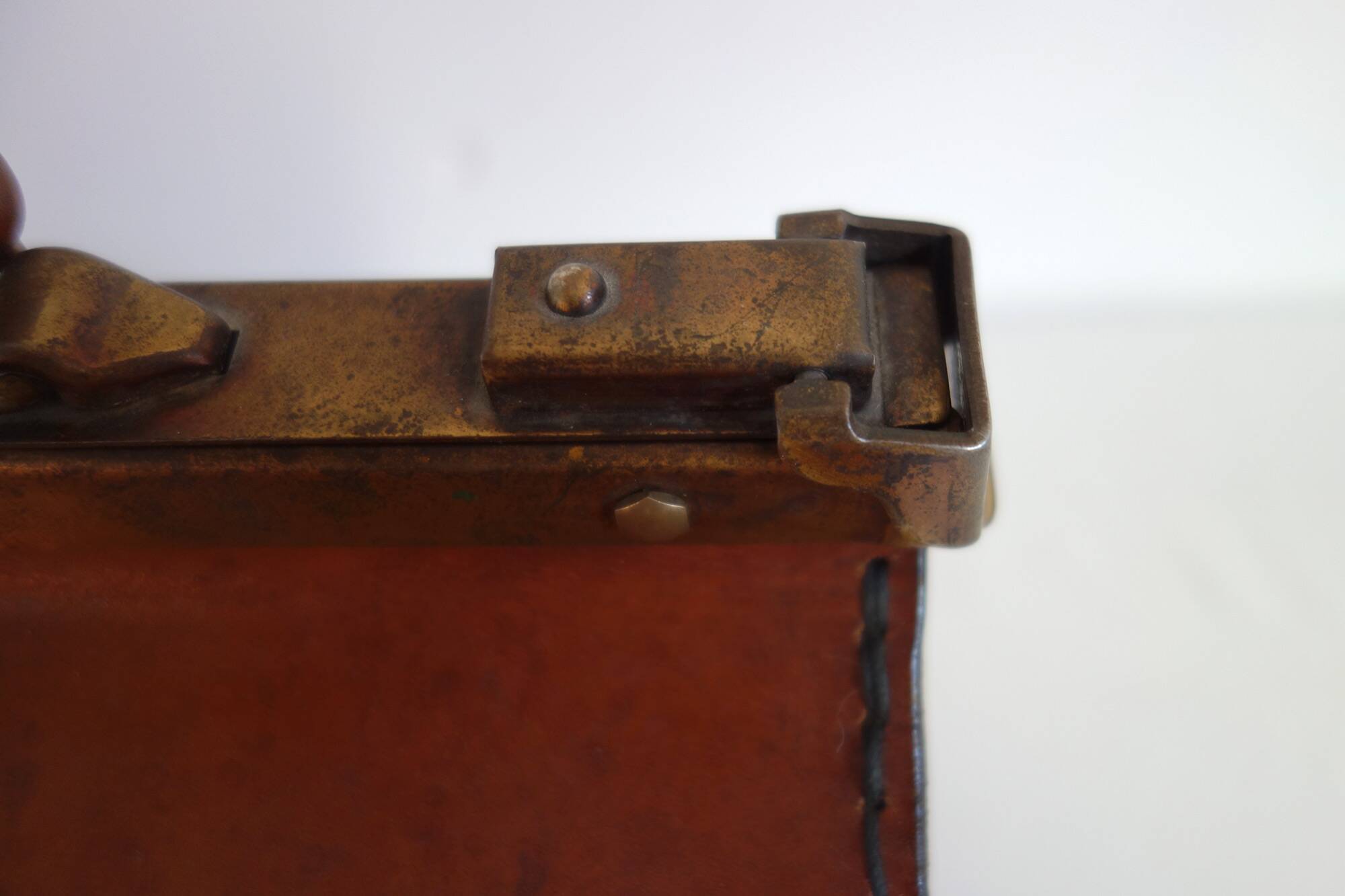 Ancienne sacoche de médecin en cuir années 30/40