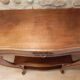 Console en noyer de style Louis XV