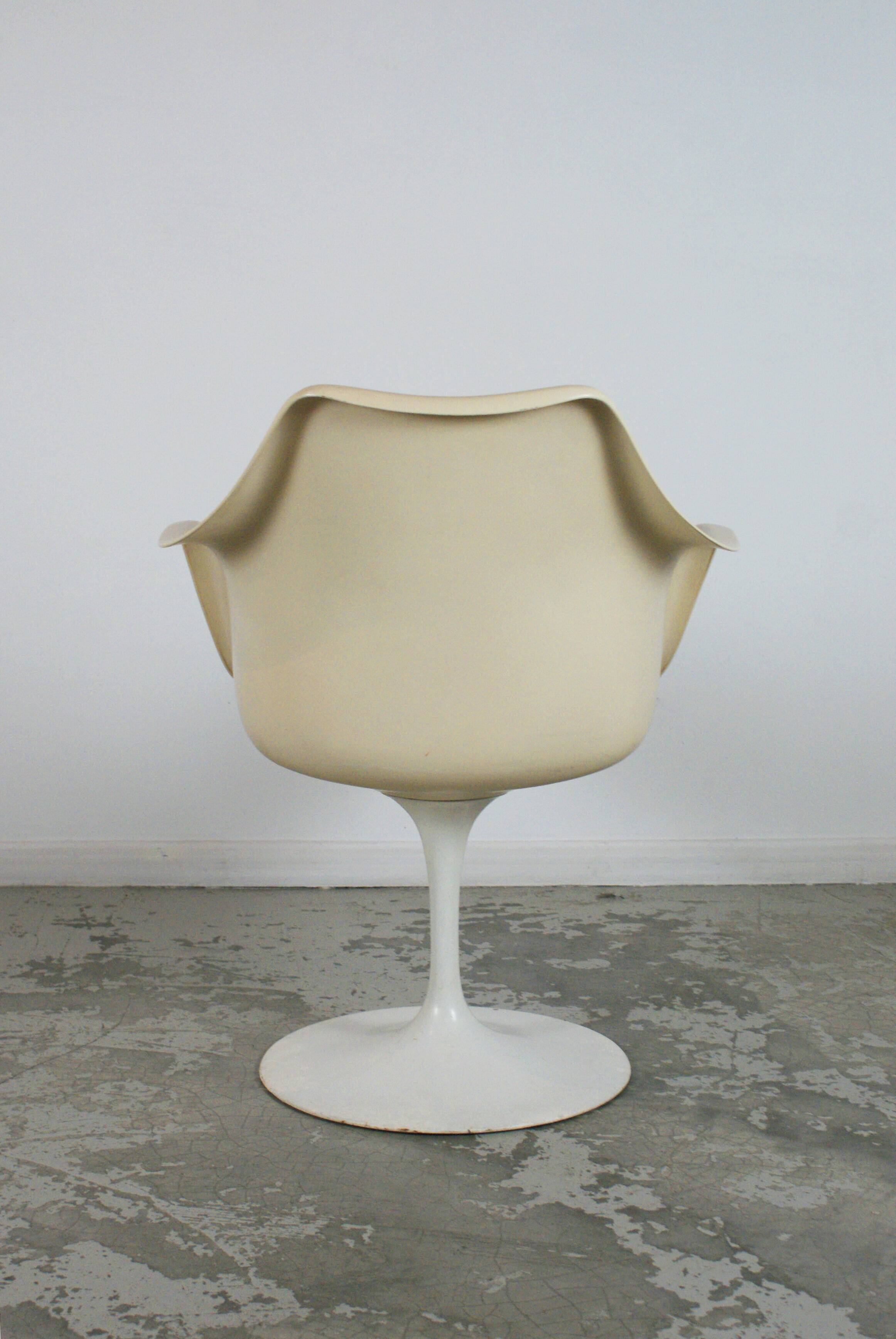 Tulip armchair by Eero Saarinen for Knoll International