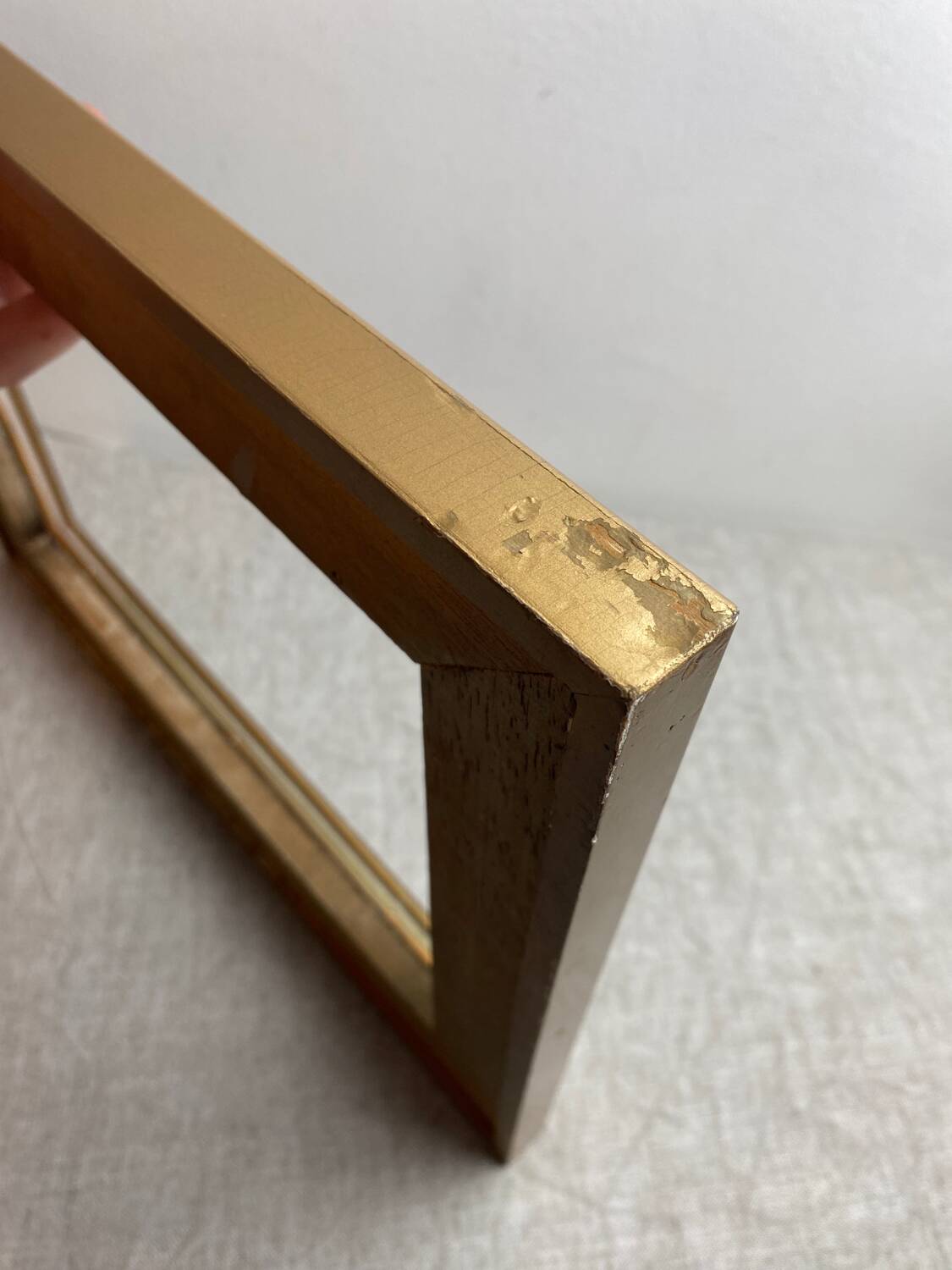 Two-tone wooden frame