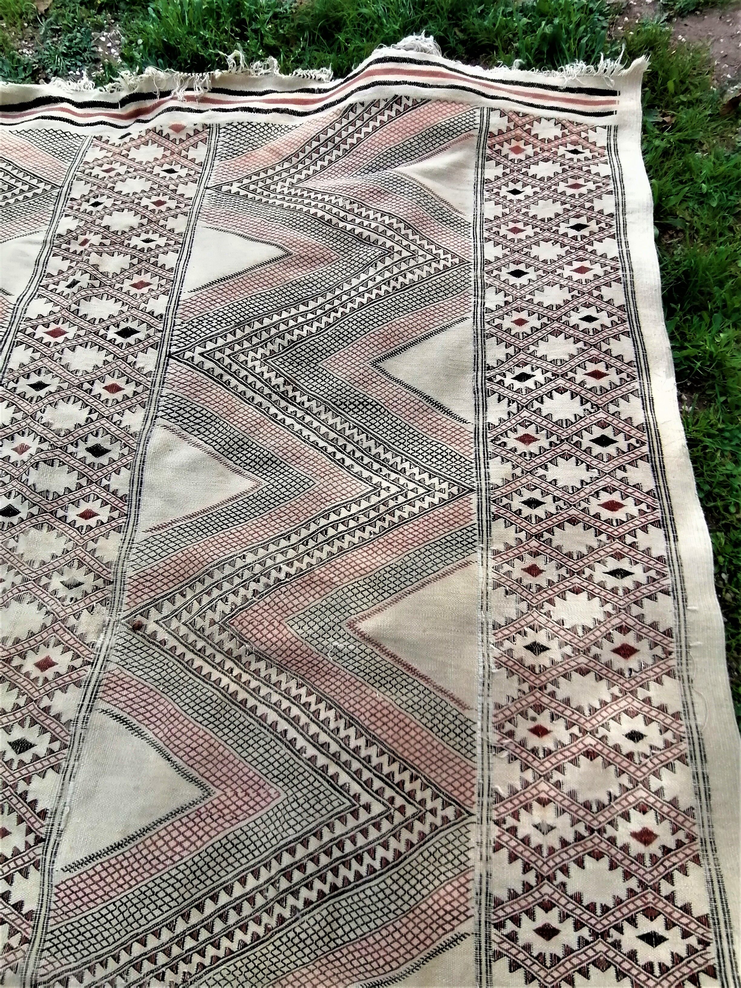 -oriental carpet. kilim. north africa. (305 x 200)