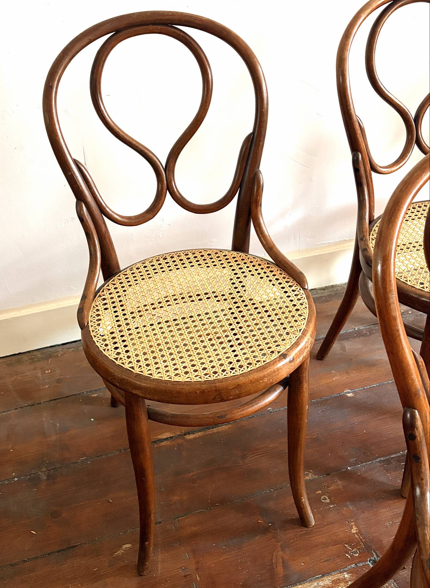 Set of 5 antique Thonet dining chairs model 20, ca. 1890.