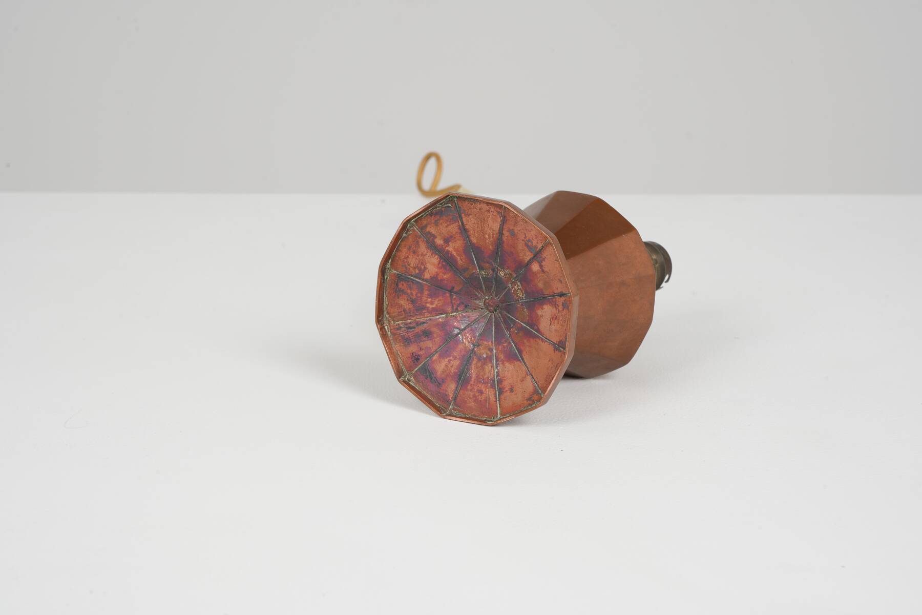 Art Deco Modernist lamp in copper dinanderie circa 1930