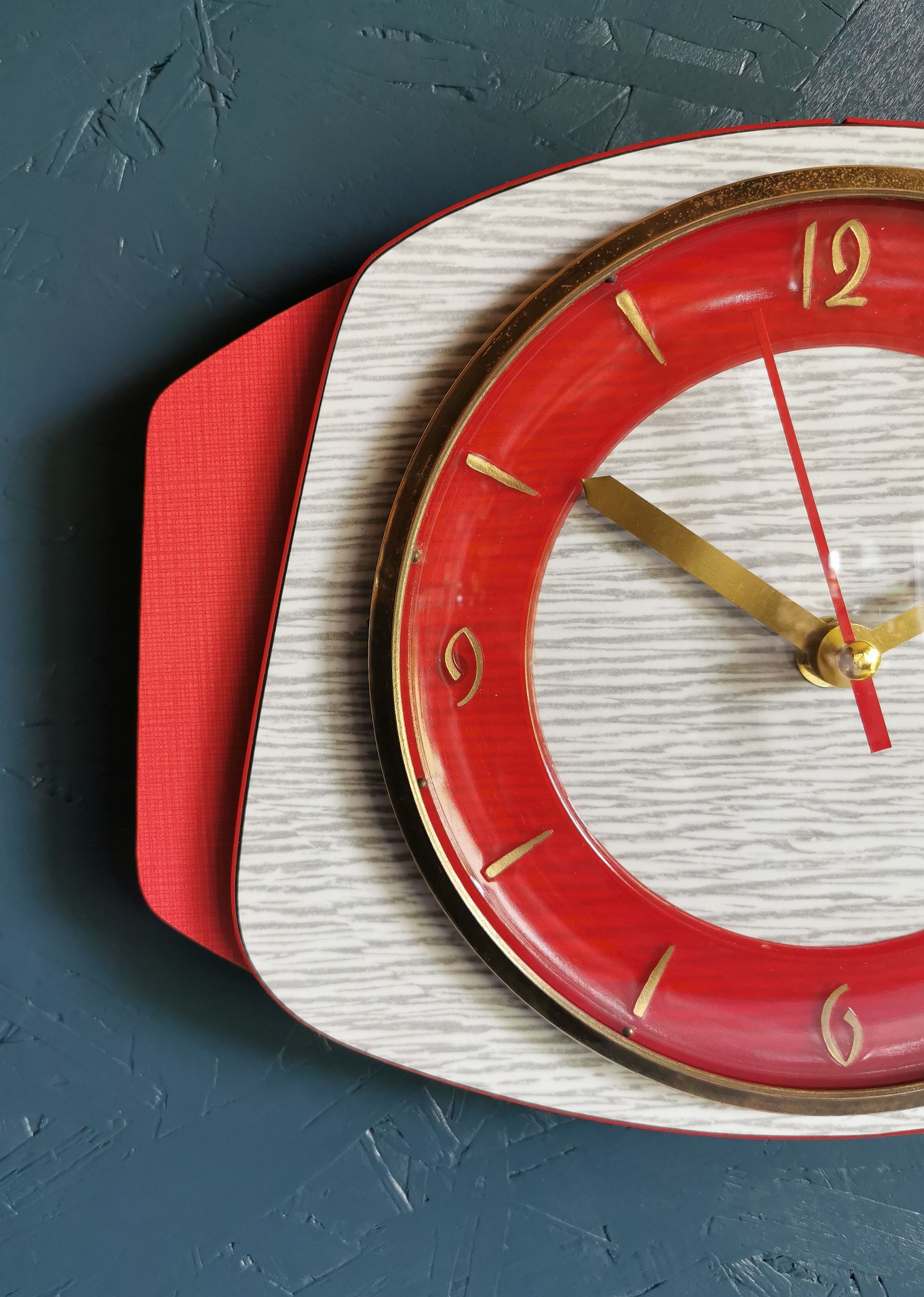 Vintage formica clock silent wall clock "Rouge Gris"