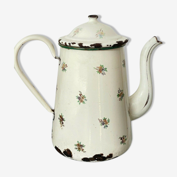 Enamelled coffee maker decorated with flowers cream tones